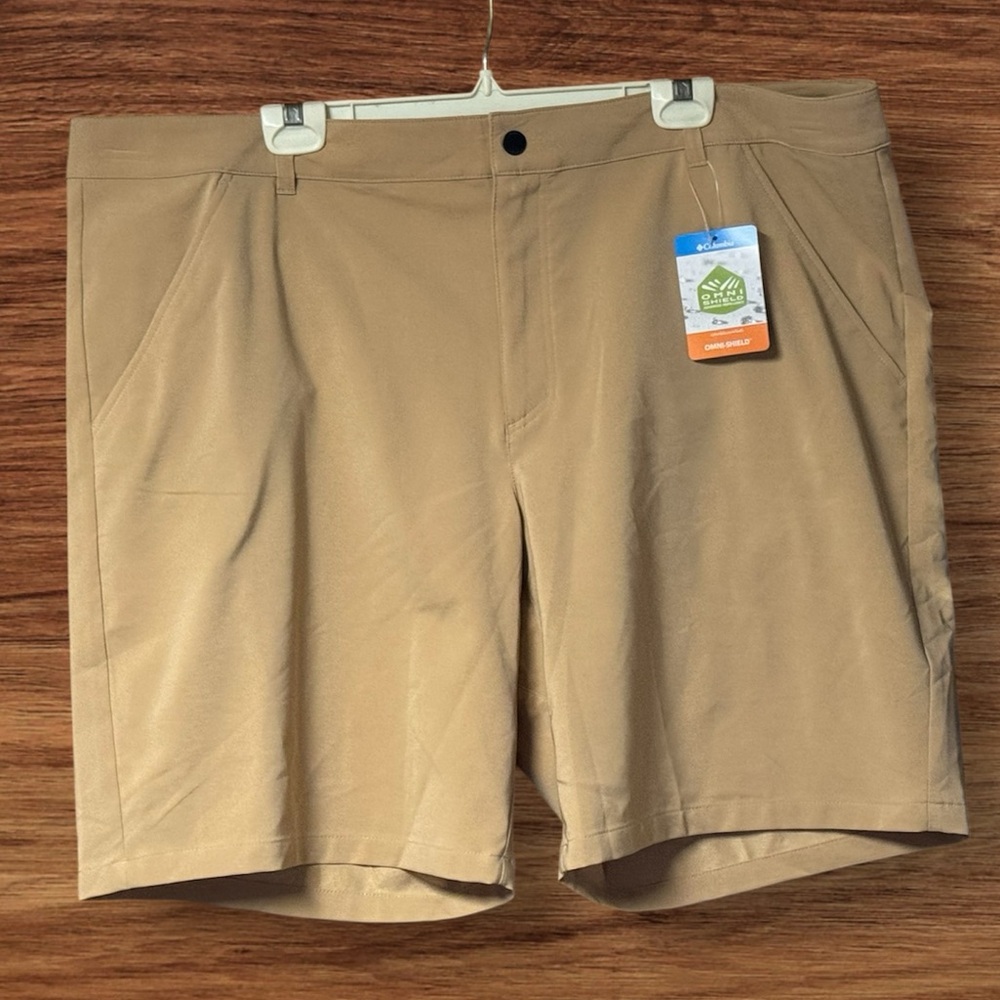 NWT Columbia Big and Tall Khakl Shorts SZ 44 length 9”